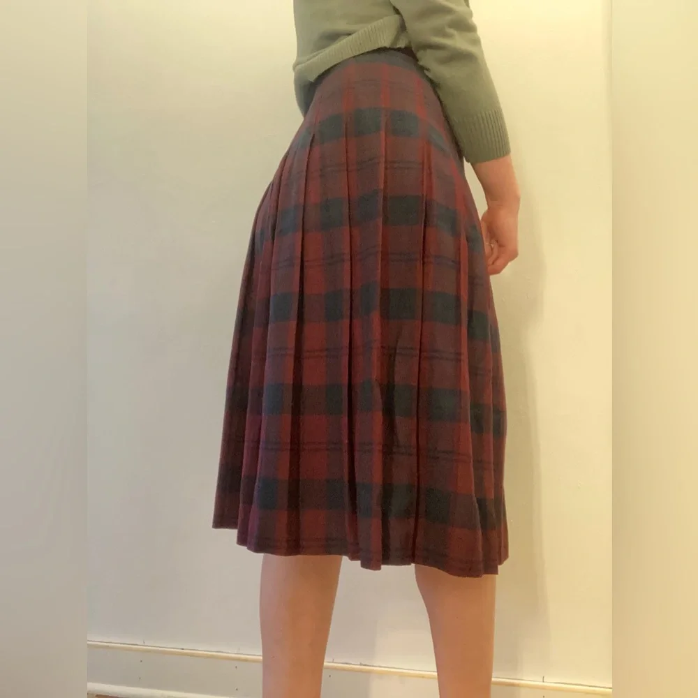 1980s Vintage Indie Grunge LL Bean Pleated Plaid Skirt - Picture 2 of 4